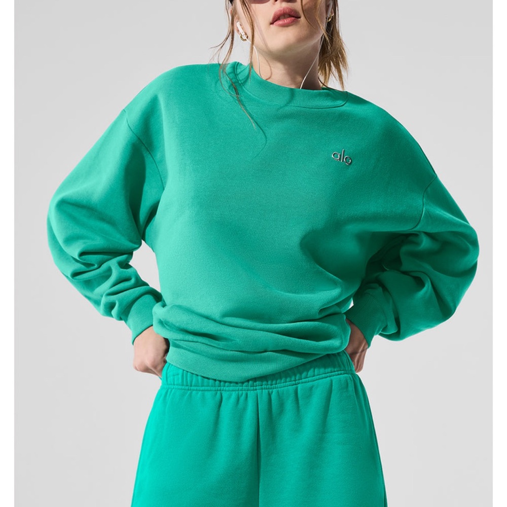 ALO Yoga accolade Women's spruce green crewneck